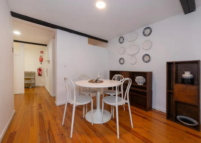 Alfama - Se Cathedral | Cheese & Wine * Lisboa