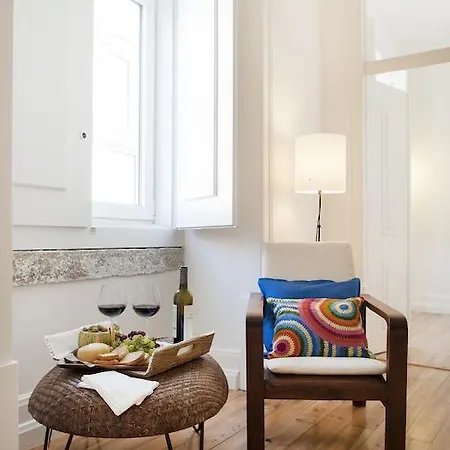 Alfama - Se Cathedral | Cheese & Wine Apartamento *