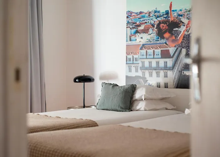 Alfama - Sé Cathedral | Cheese&wine *