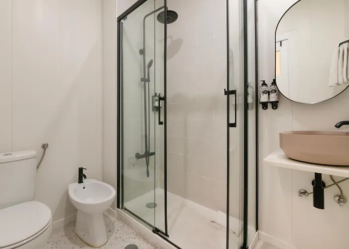 Alfama - Sé Cathedral | Cheese&wine Lisboa