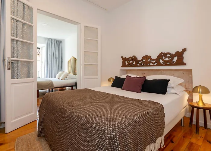 Alfama - Sé Cathedral | Cheese&wine * Lisboa